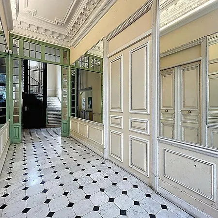 Beautiful With Terrace And Balcony Apartmán