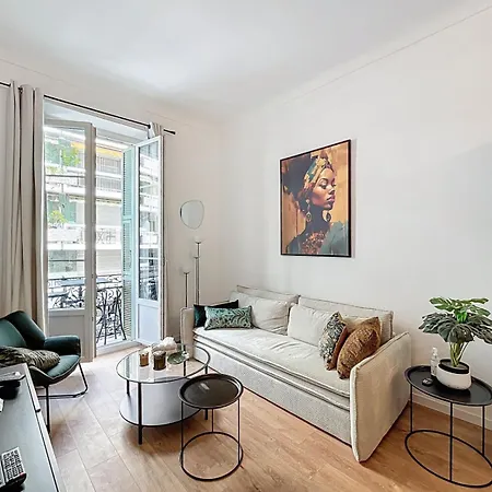 Apartman Beautiful With Terrace And Balcony