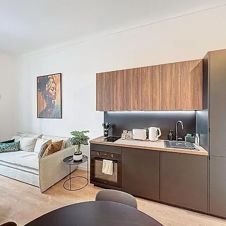 Beautiful With Terrace And Balcony Apartman *