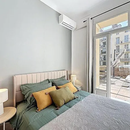 Beautiful With Terrace And Balcony Νίκαια